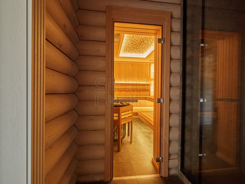 Фото проекта №61: Стеклянная дверь в сауне