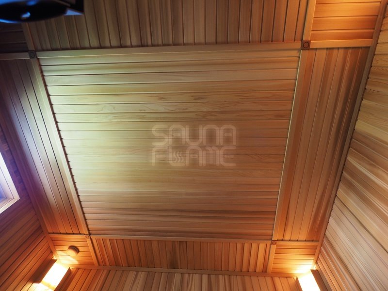 Просторная сауна:Необычный потолок в сауне